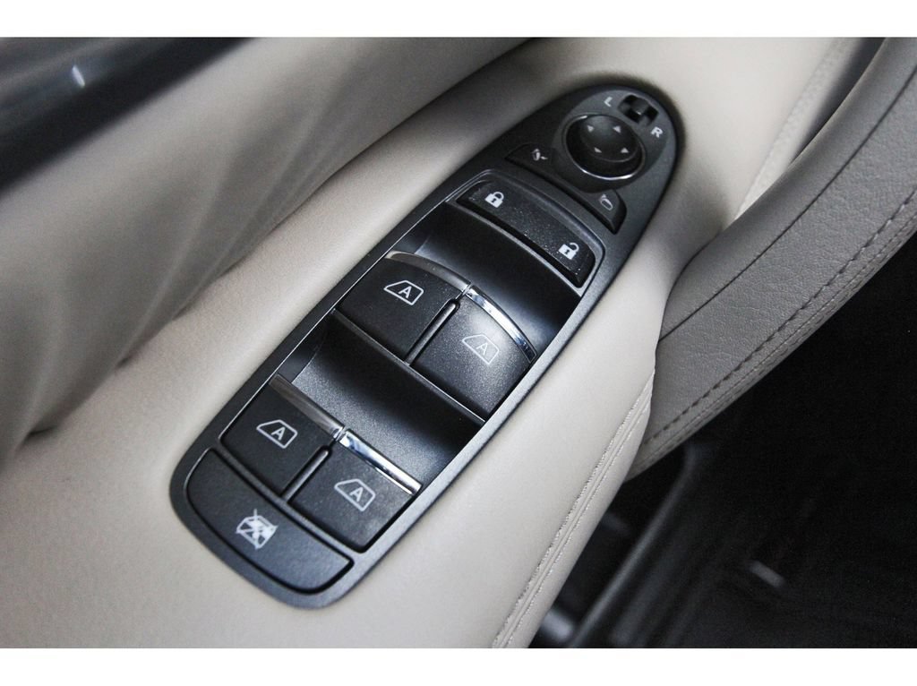 Used 2020 Nissan Armada SL w/ Premium Package RWD image 25