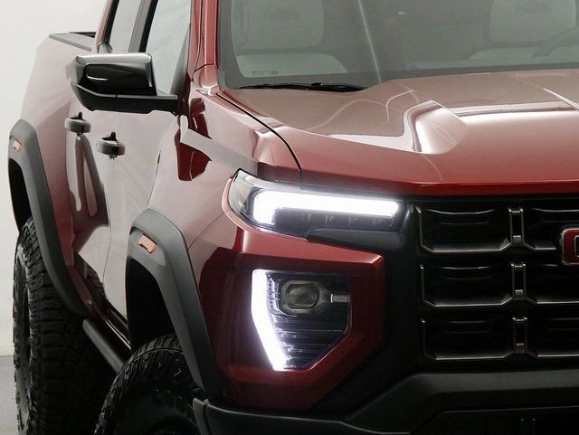 New 2025 GMC Canyon AT4 w/ AT4X AEV Edition AWD/4WD image 4
