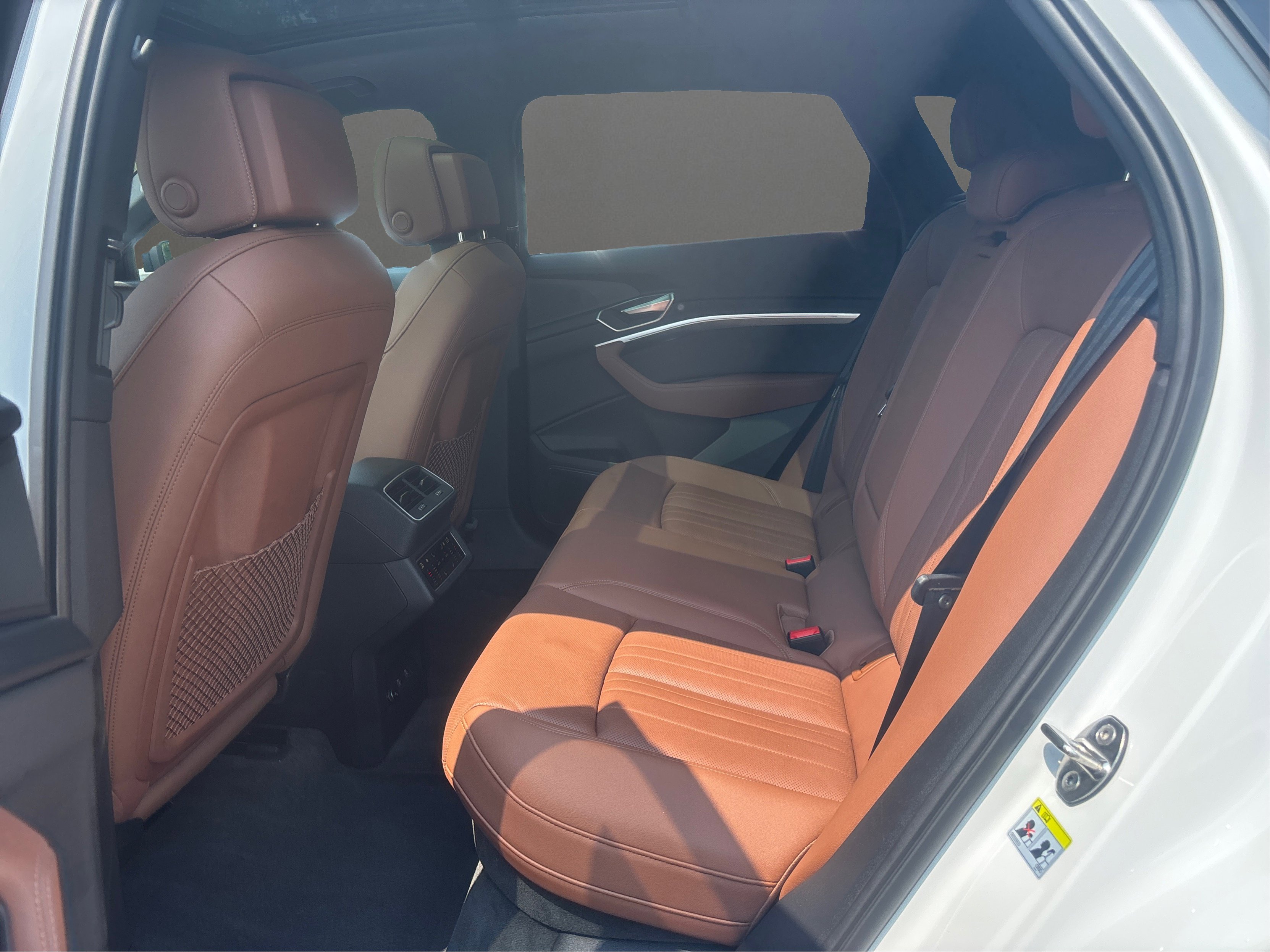 Used 2024 Audi Q8 e-tron Premium Plus w/ Premium Plus Package image 12