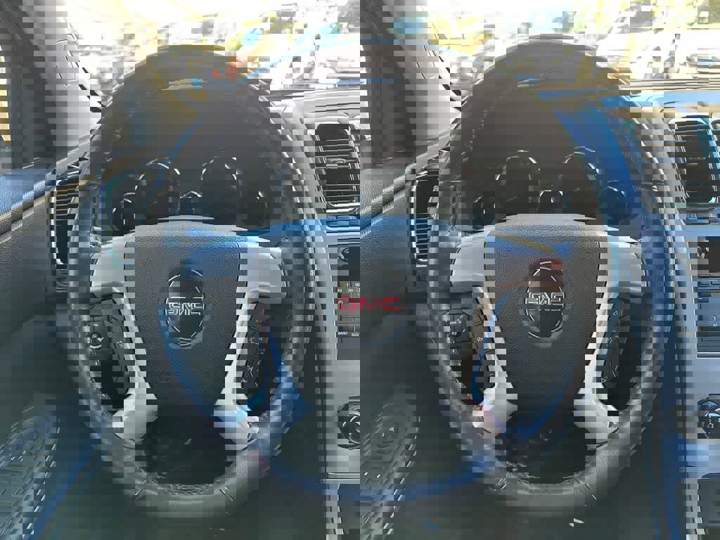 Used 2011 GMC Acadia SLE image 15