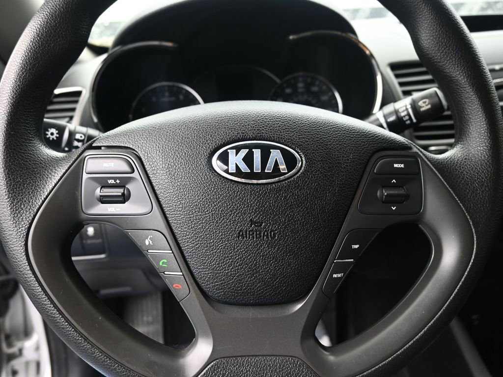 Used 2017 Kia Forte LX image 14