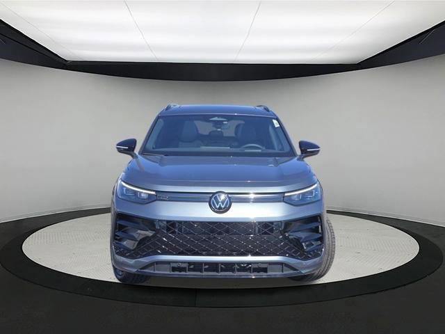 New 2026 Volkswagen Tiguan SE R-Line AWD/4WD image 2