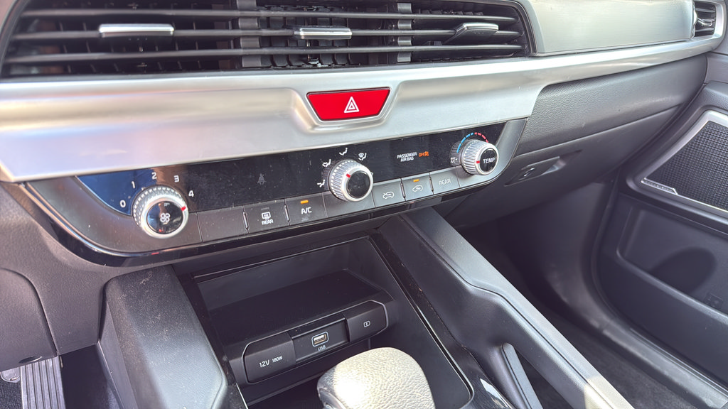 Used 2021 Kia Telluride LX AWD/4WD image 34