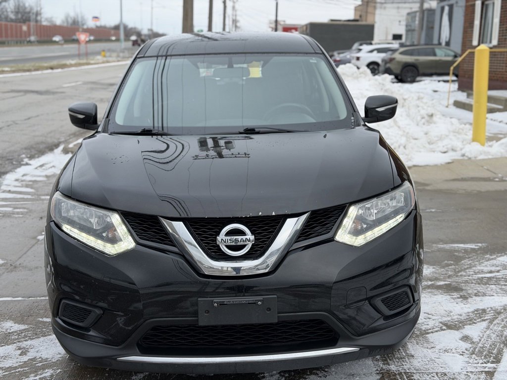 Used 2015 Nissan Rogue S image 2