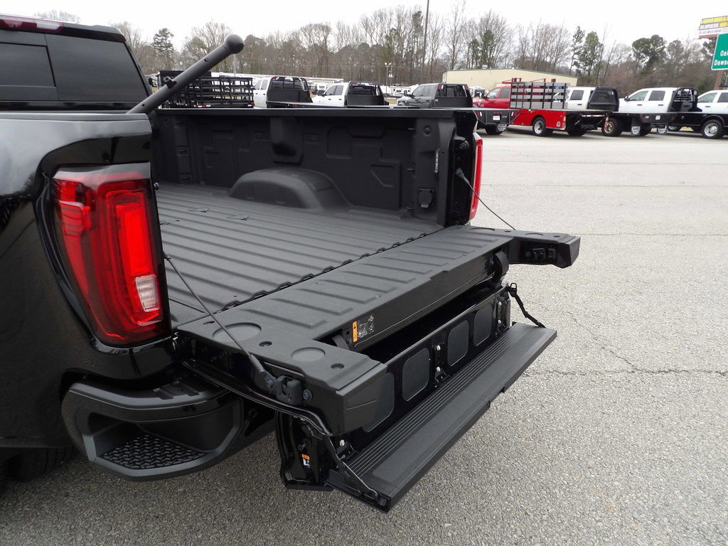 Used 2023 GMC Sierra 3500 Denali w/ Denali Ultimate Package AWD/4WD image 55
