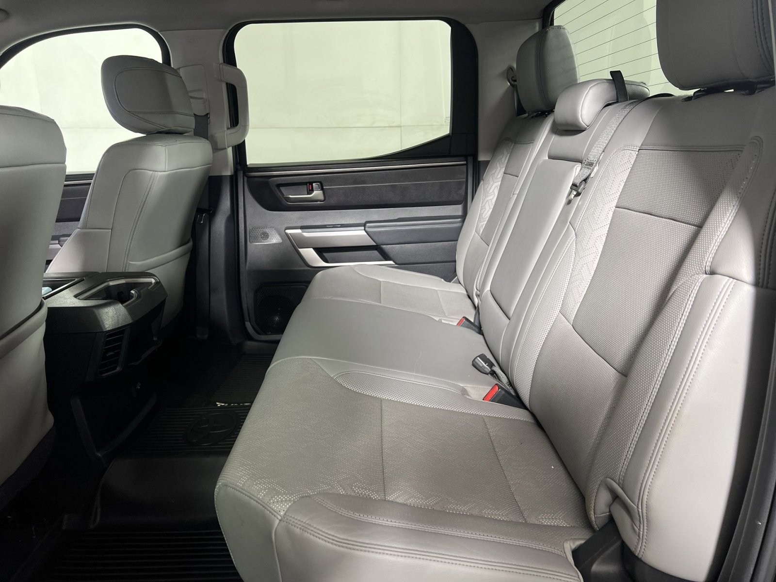 Used 2022 Toyota Tundra SR5 w/ SR5 Premium Package image 23