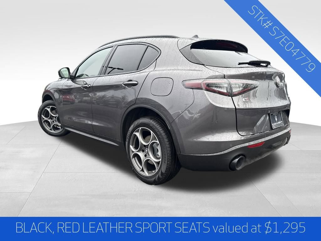 New 2025 Alfa Romeo Stelvio Sprint image 5