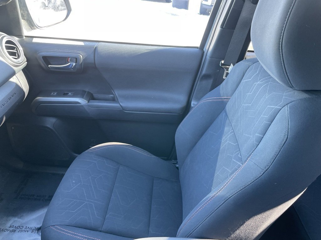 Used 2020 Toyota Tacoma TRD Off-Road image 18