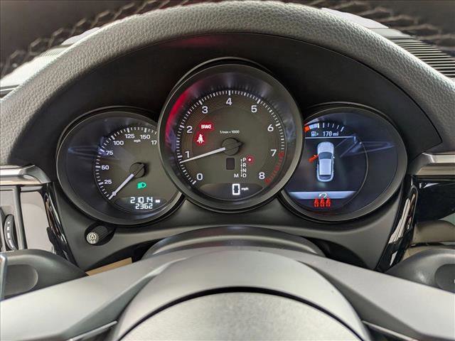 Certified 2023 Porsche Macan AWD/4WD image 16