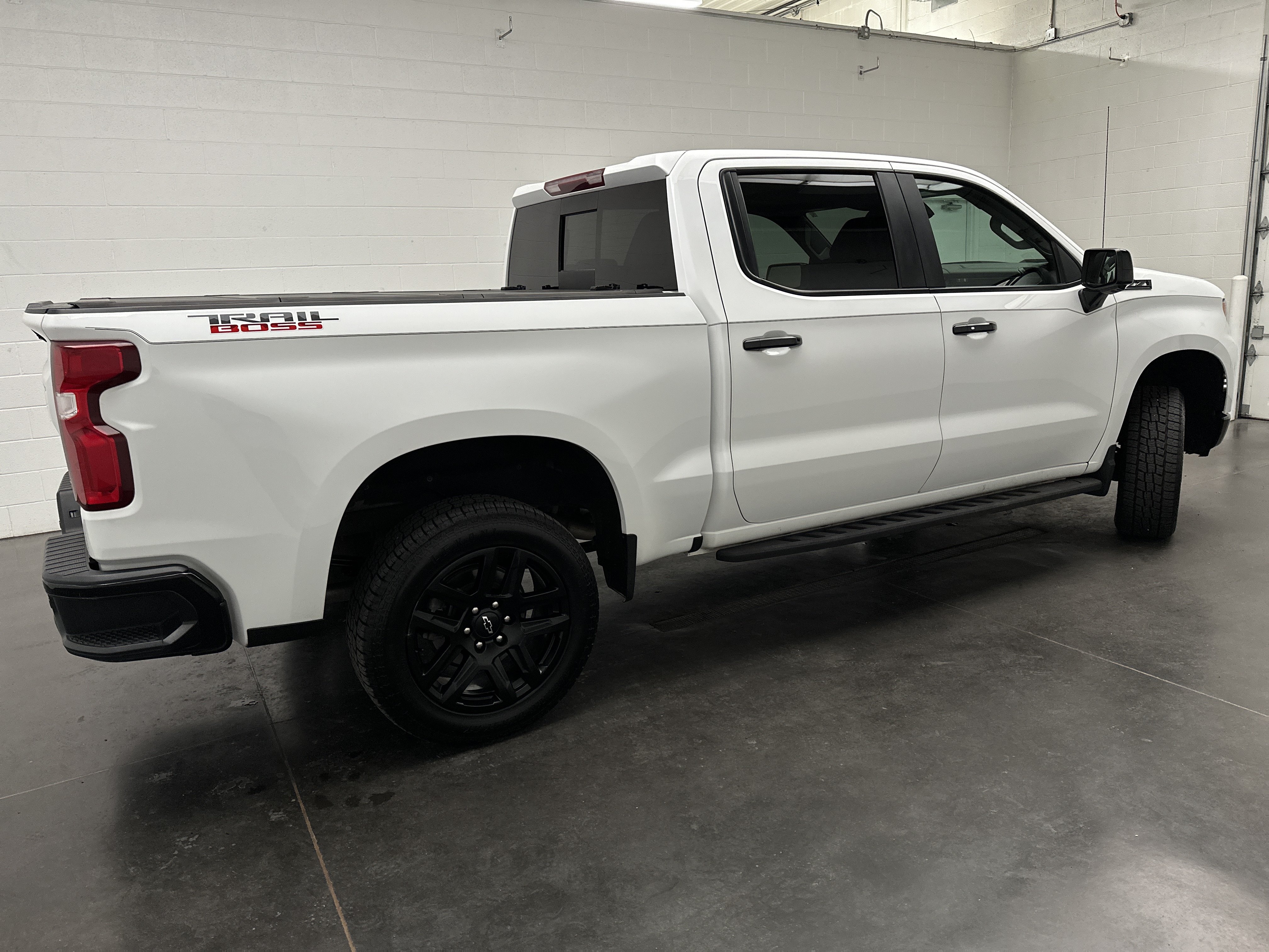 Used 2024 Chevrolet Silverado 1500 LT Trail Boss w/ LT Trail Boss Premium Package AWD/4WD image 11