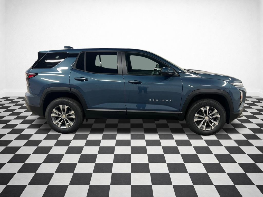 New 2026 Chevrolet Equinox LT w/ Convenience Package II AWD/4WD image 2
