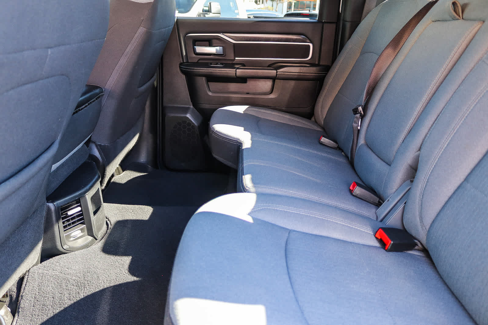 Used 2024 RAM 2500 Big Horn AWD/4WD image 18