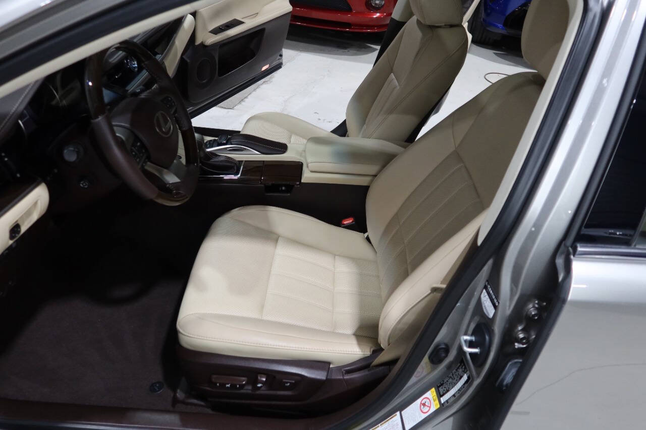 Used 2018 Lexus ES 350 w/ Luxury Package w/Wood Trim FWD image 19