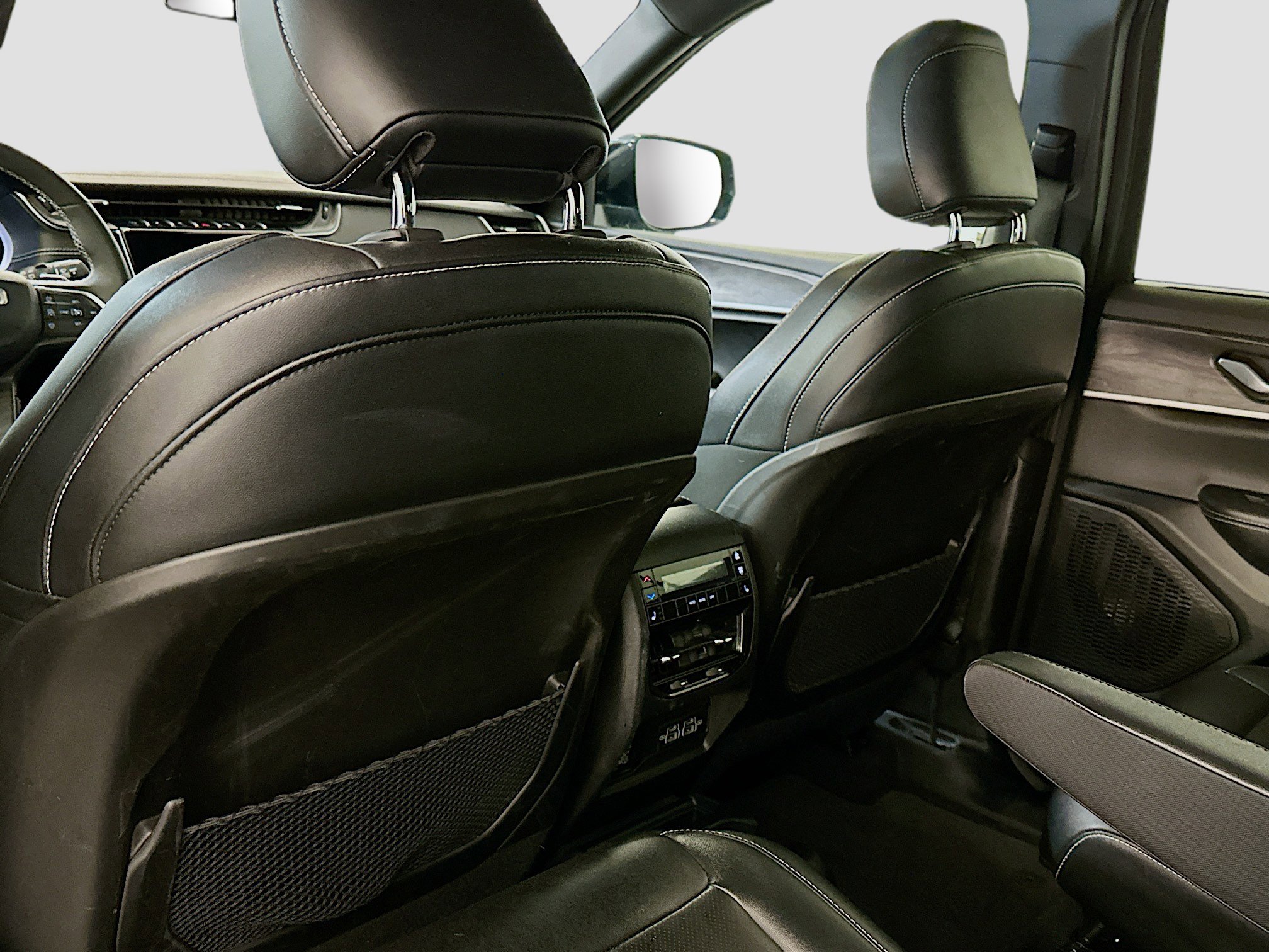 Used 2024 Jeep Grand Cherokee L Limited w/ Luxury Tech Group II image 29