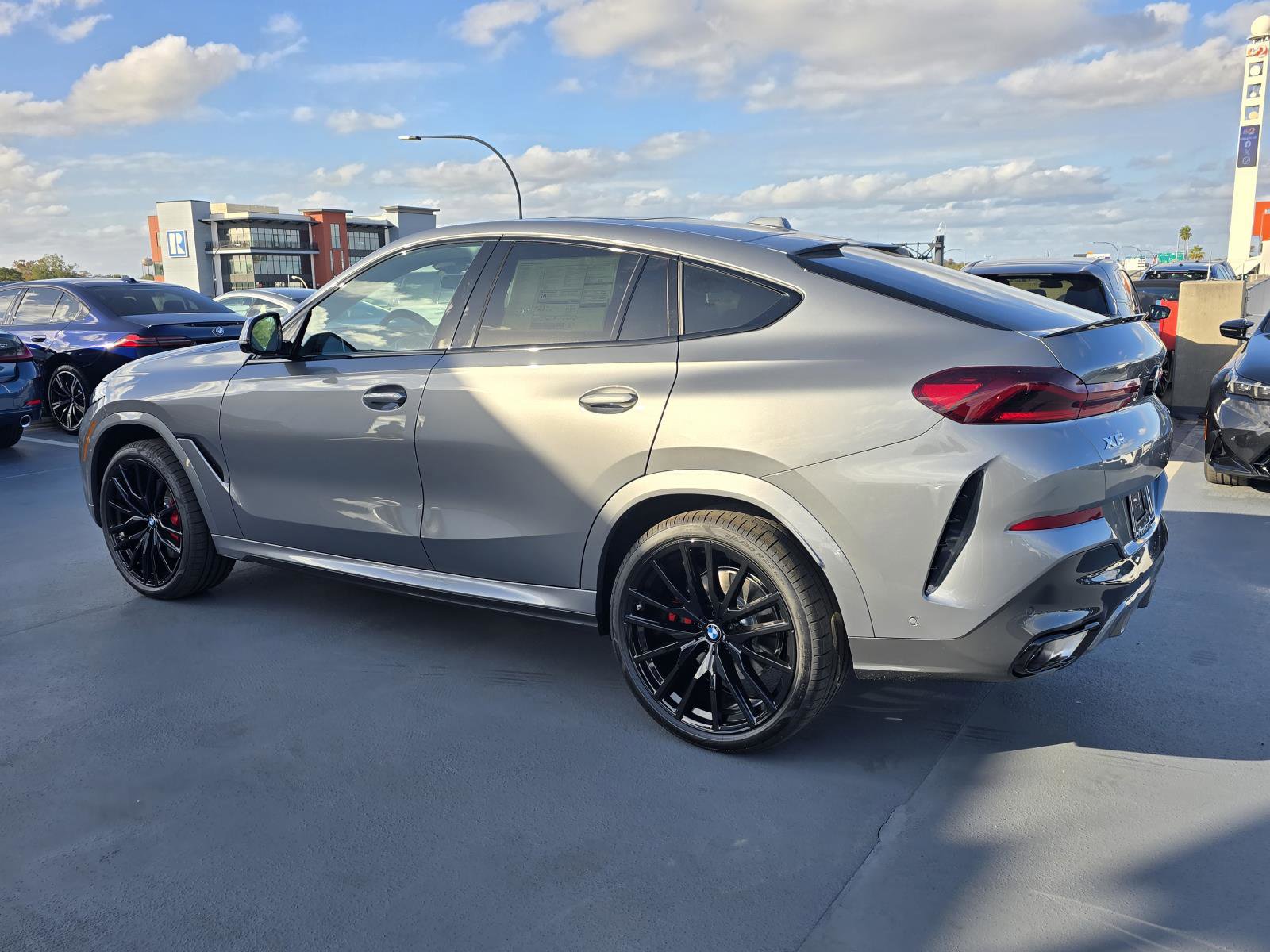 New 2026 BMW X6 xDrive40i w/ Executive Package image 5