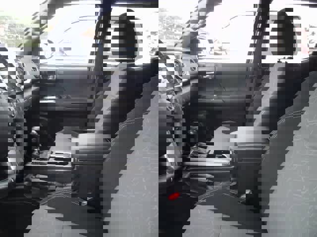 Used 2023 Toyota Tacoma TRD Off-Road image 8