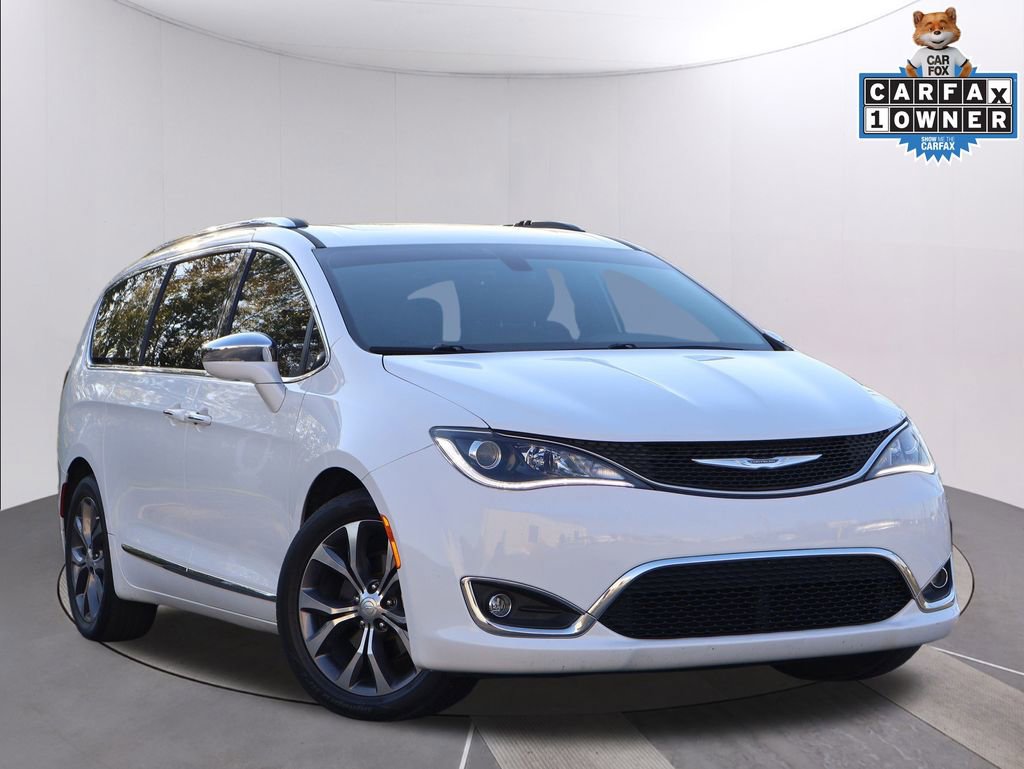 Used 2018 Chrysler Pacifica Limited w/ Tire & Wheel Group