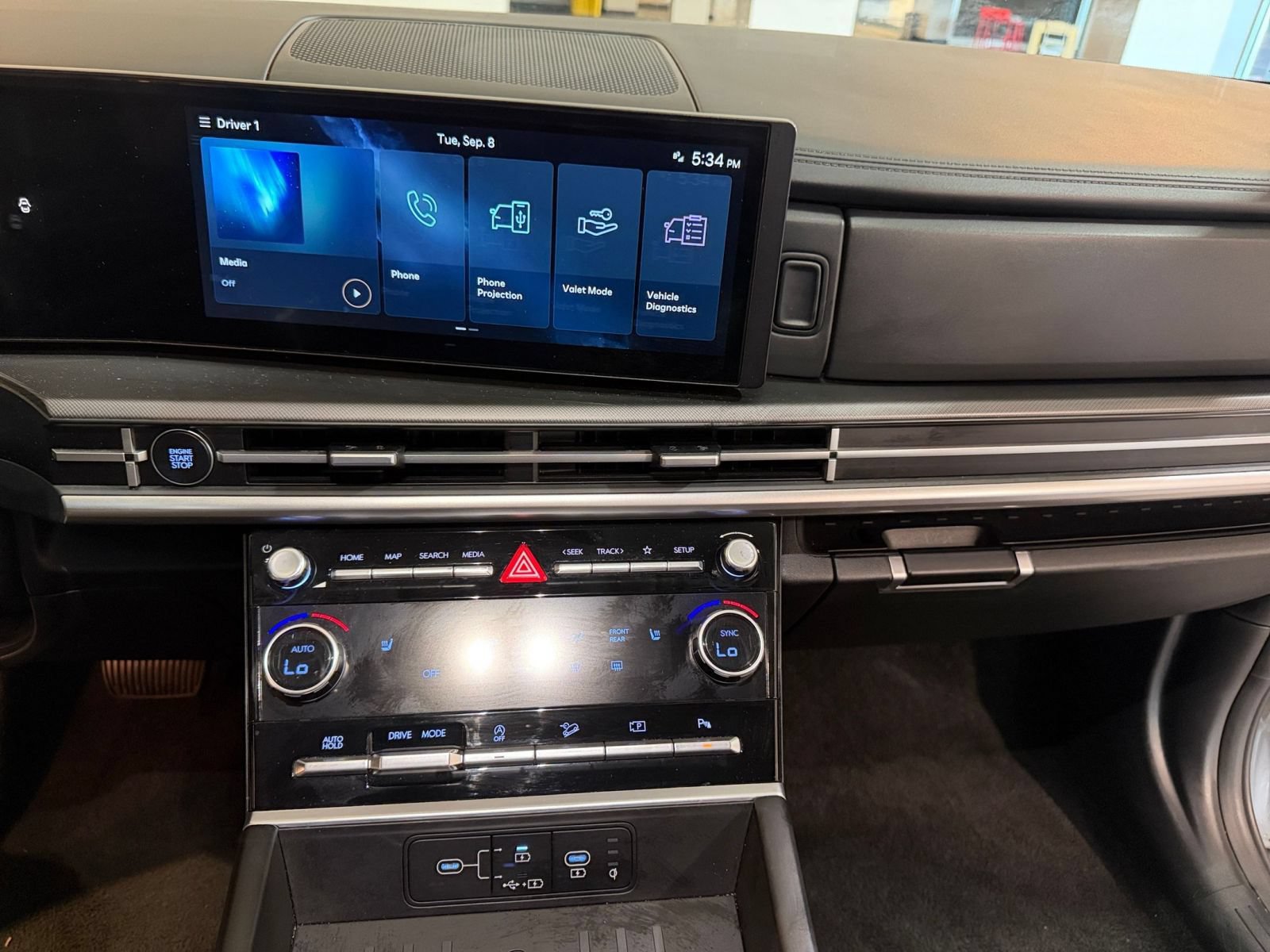 Used 2026 Hyundai Santa Fe SEL FWD image 16