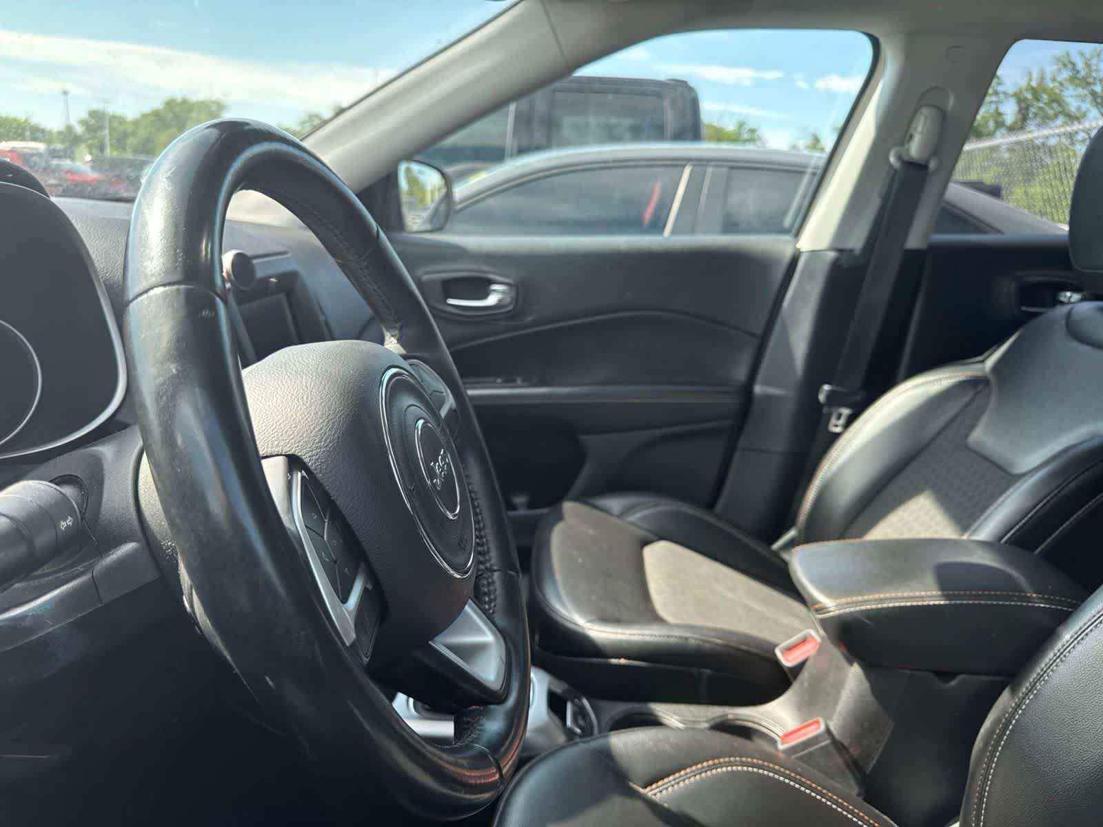 Used 2018 Jeep Compass Latitude w/ Popular Equipment Group FWD image 33