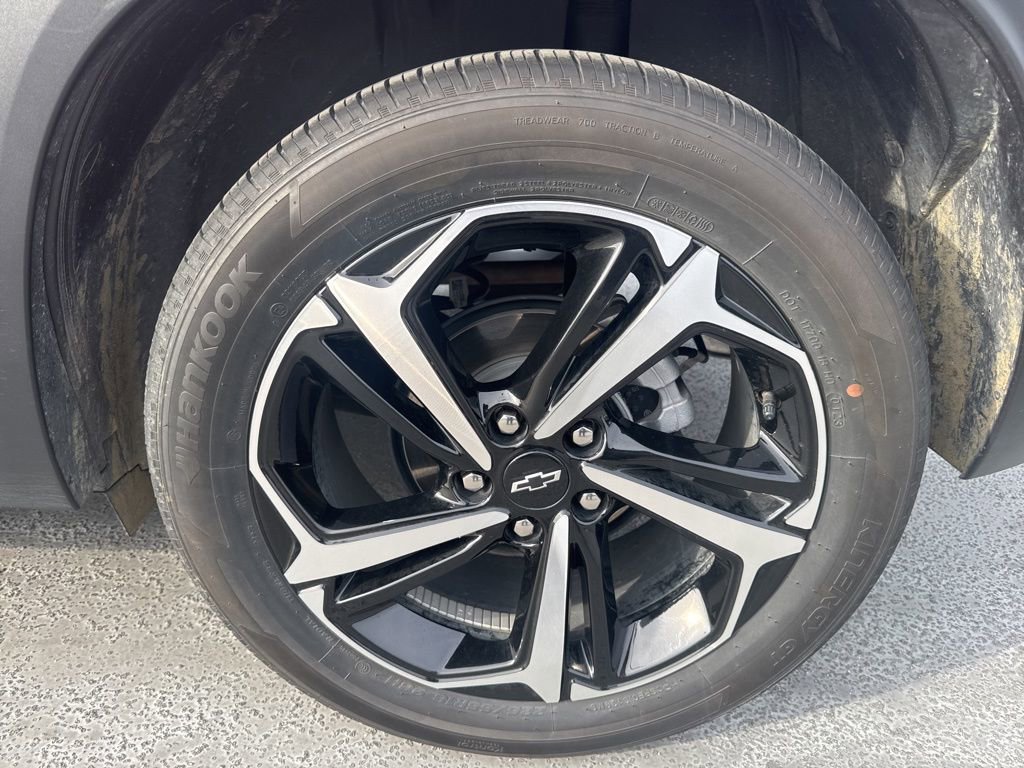 Used 2023 Chevrolet TrailBlazer RS w/ Sun and Liftgate Package FWD image 7