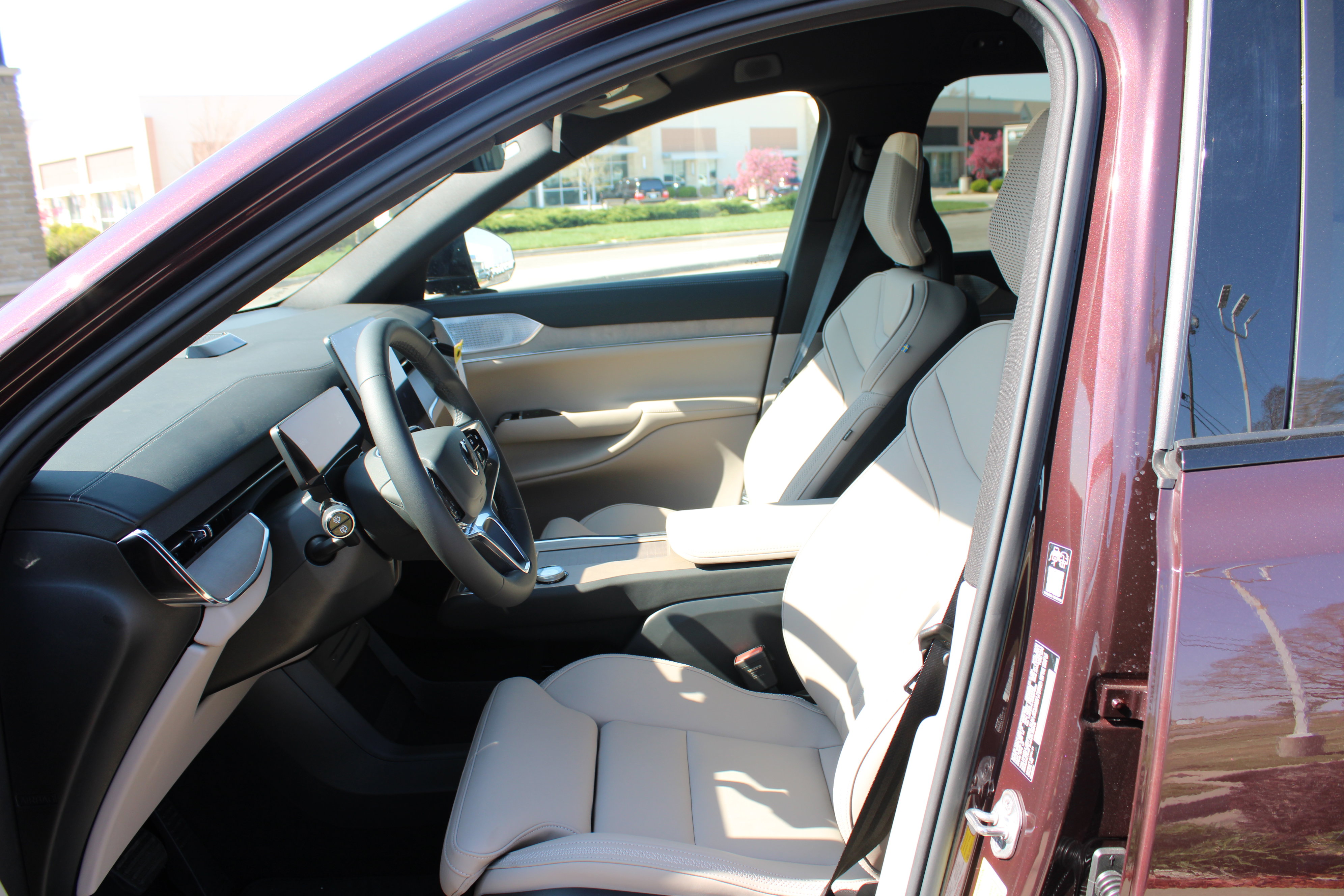 New 2025 Volvo EX90 Ultra image 9