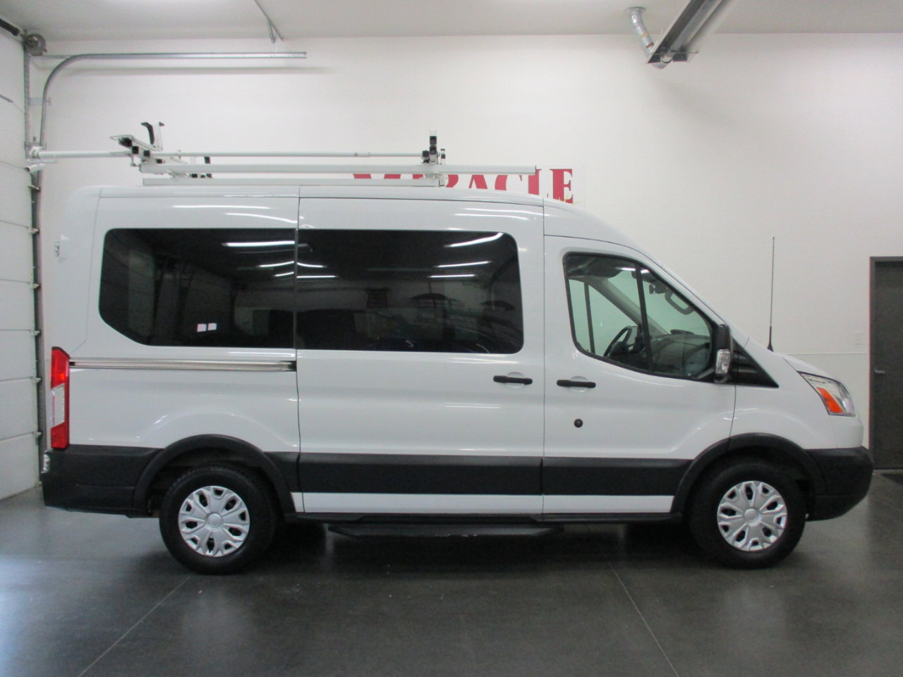 Used 2018 Ford Transit 150 XLT image 6