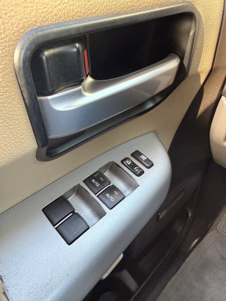 Used 2008 Toyota Sequoia Limited image 29