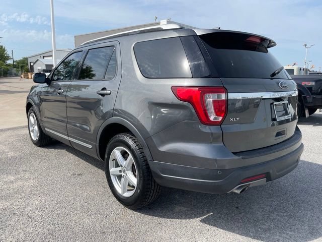 Used 2018 Ford Explorer XLT FWD image 8