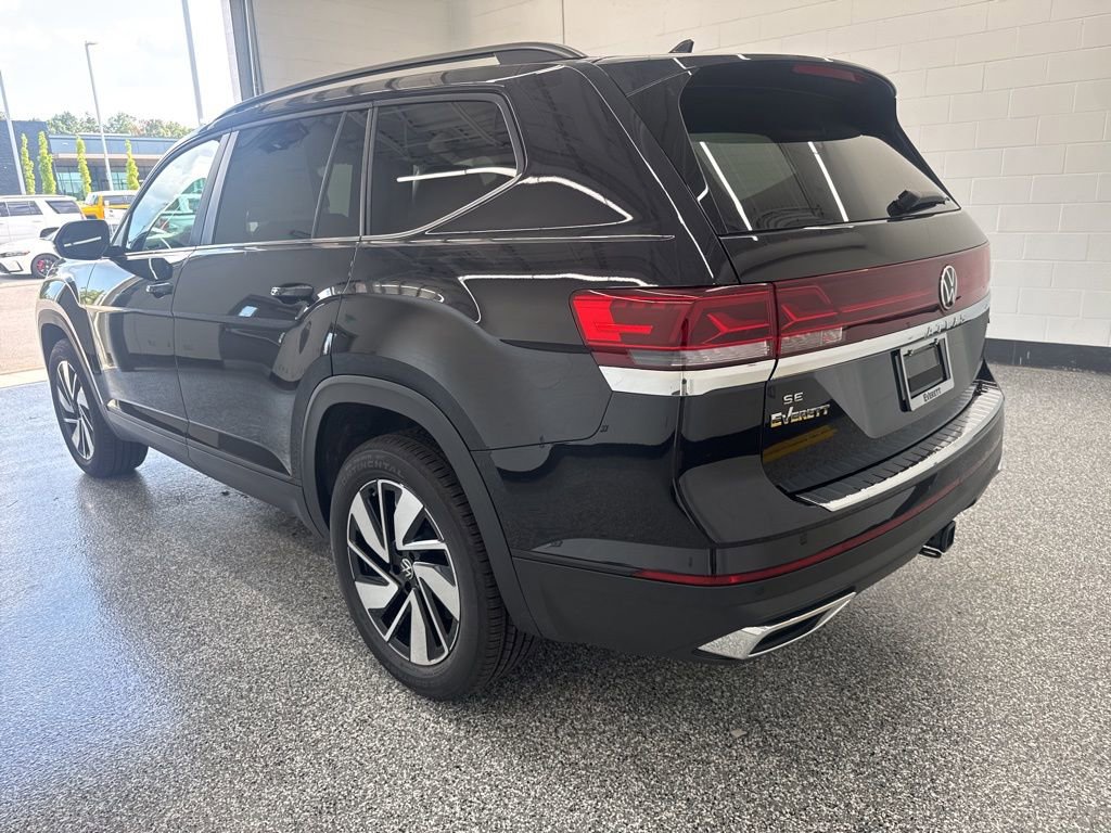 New 2026 Volkswagen Atlas SE image 2