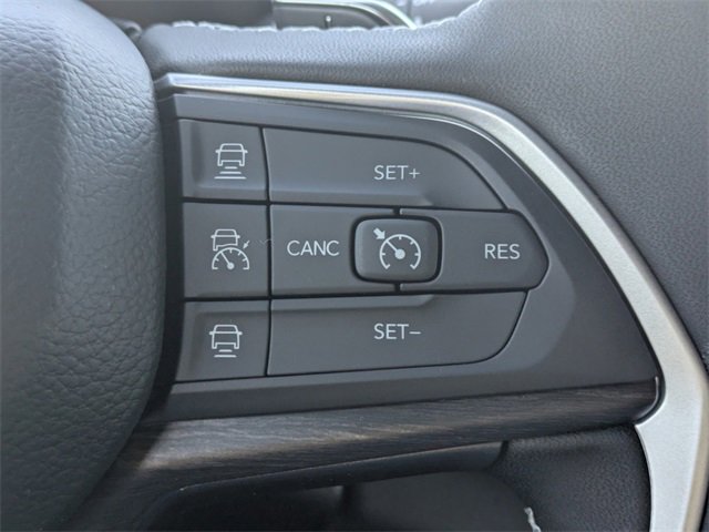 New 2025 Jeep Grand Cherokee Limited w/ Black Appearance Package image 23