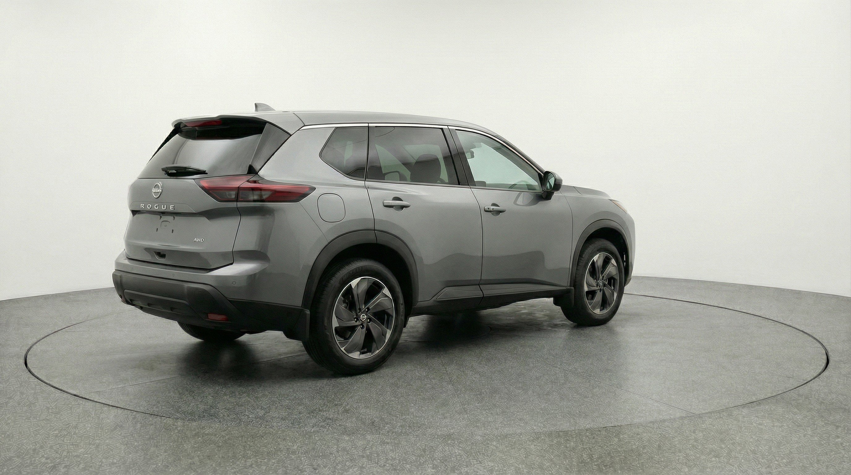 Used 2025 Nissan Rogue SV AWD/4WD image 9