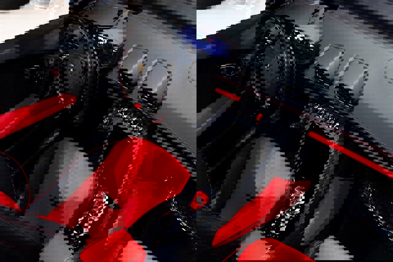 Used 2023 Lamborghini Huracan EVO image 35