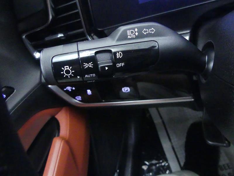 Used 2024 Kia Sportage SX image 22