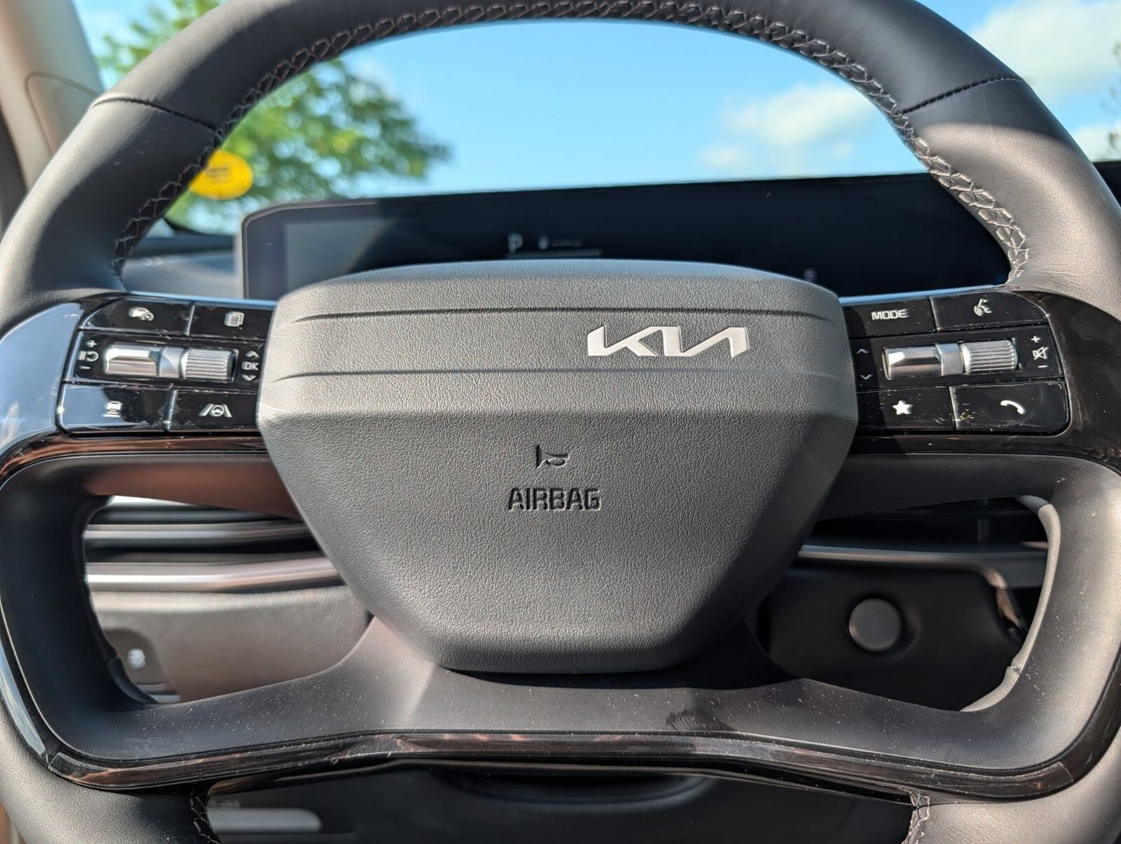 New 2026 Kia Sorento LX FWD image 31