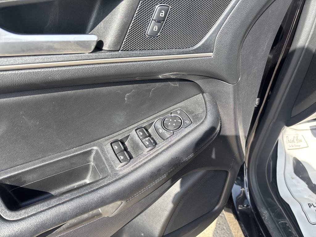 Used 2022 Ford Edge SEL w/ Convenience Package image 14