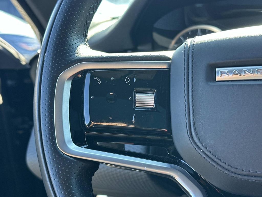 Used 2022 Land Rover Range Rover Evoque R-Dynamic S AWD/4WD image 18