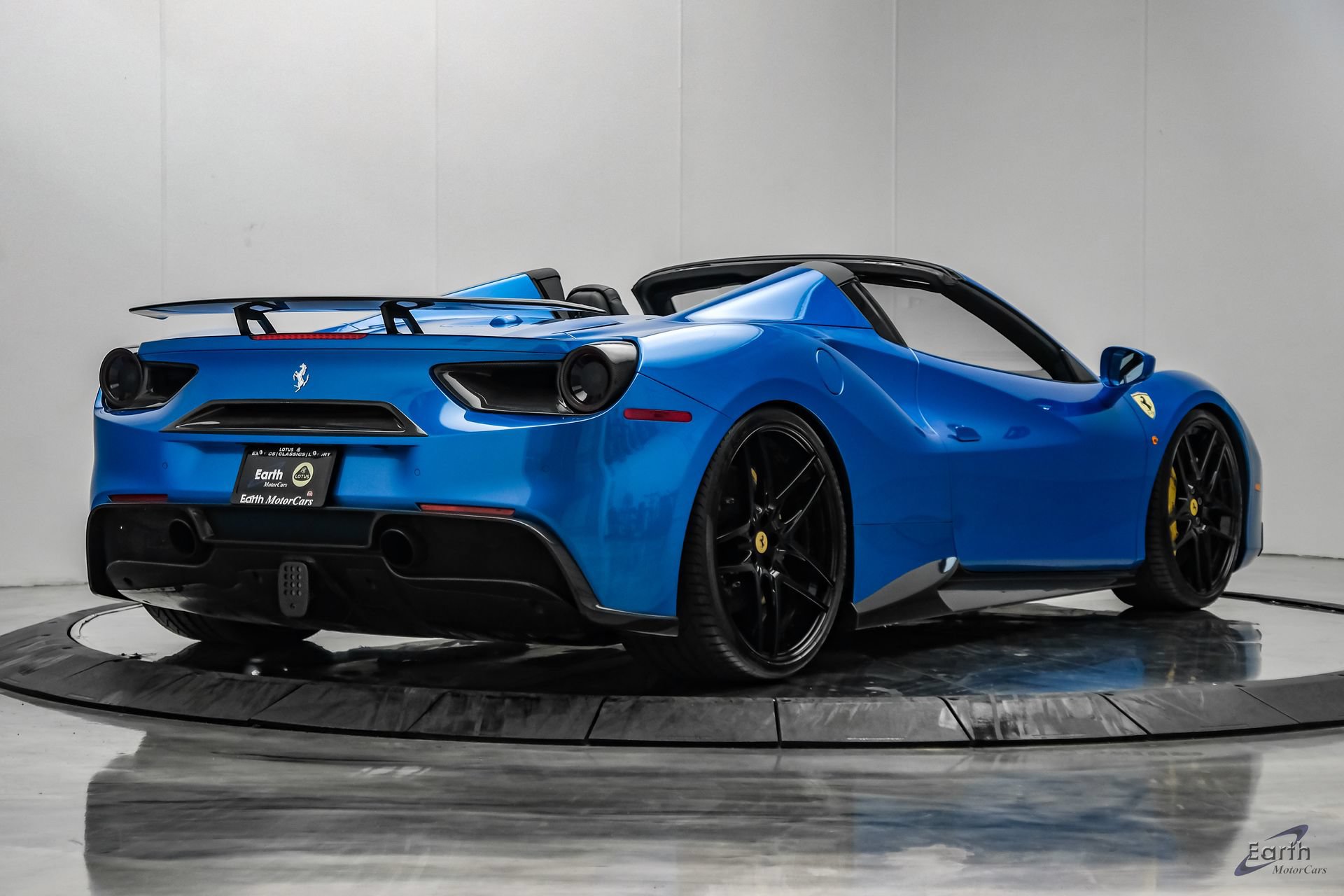 Used 2017 Ferrari 488 Spider RWD image 22