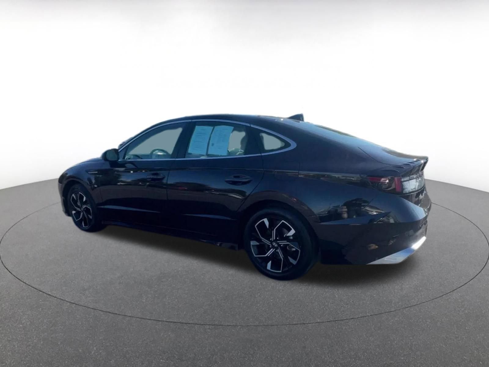 Used 2025 Hyundai Sonata SEL FWD image 10