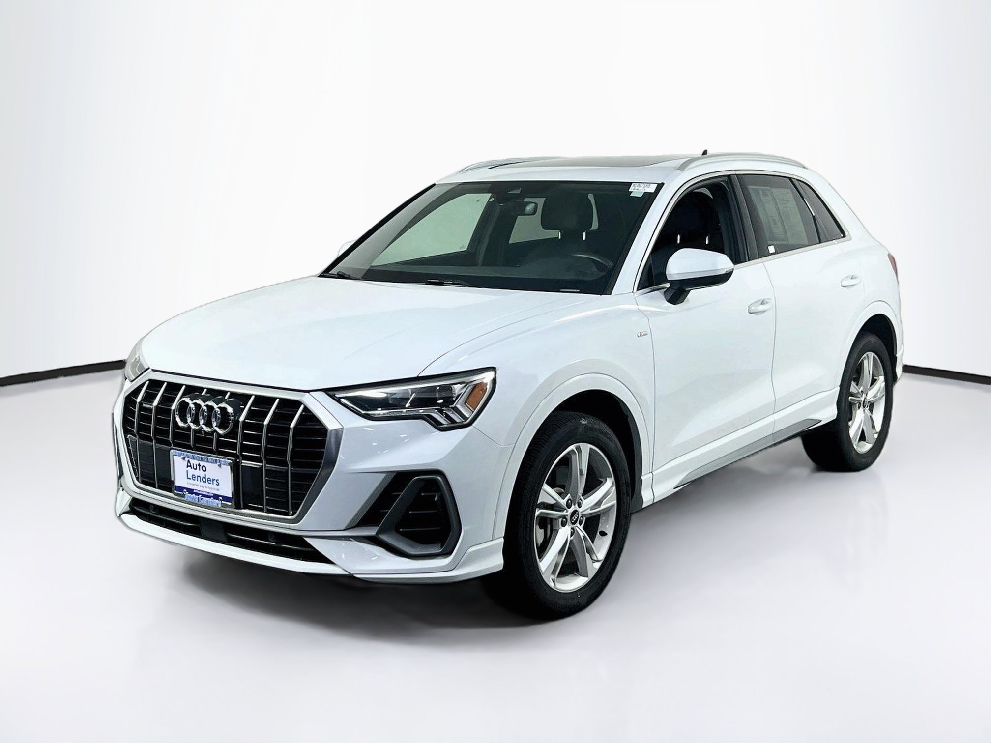 Used 2022 Audi Q3 2.0T Premium Plus w/ Premium Plus Package AWD/4WD image 1
