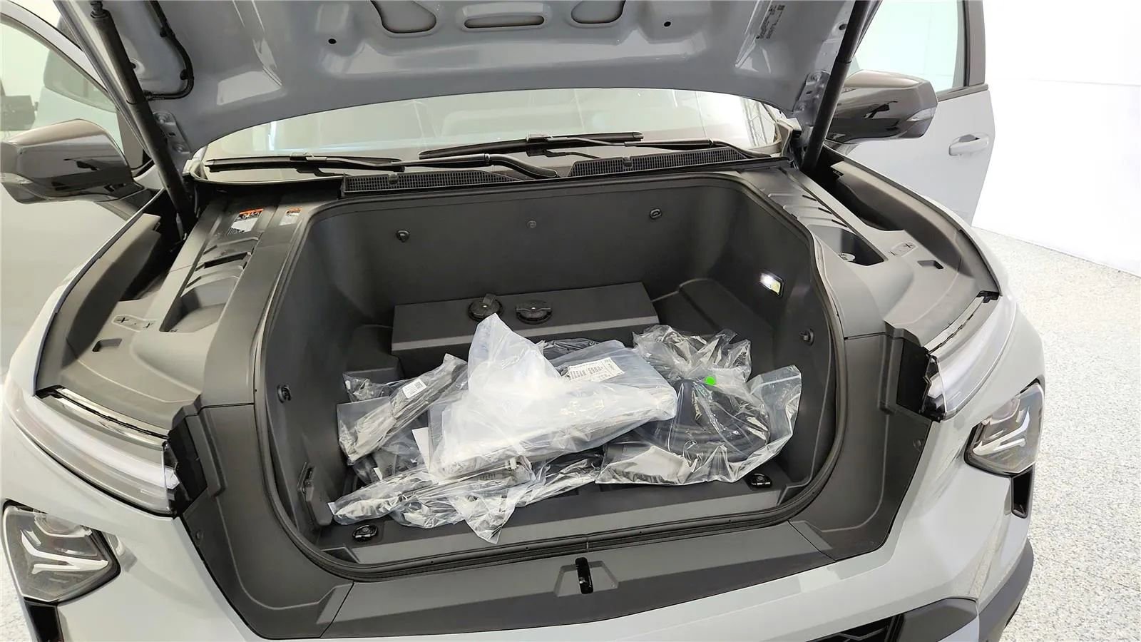 New 2026 Chevrolet Silverado EV LT w/ Plus Package image 20