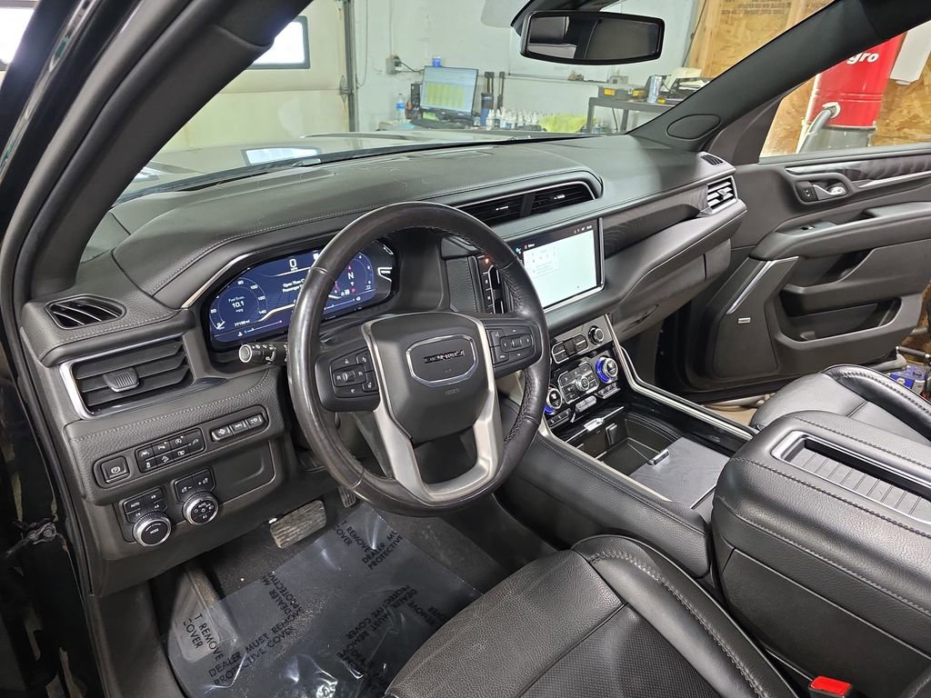 Used 2022 GMC Yukon XL Denali image 18