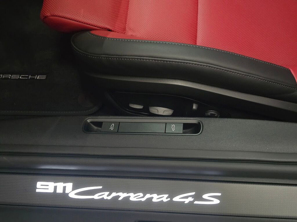 New 2026 Porsche 911 Carrera 4S image 36