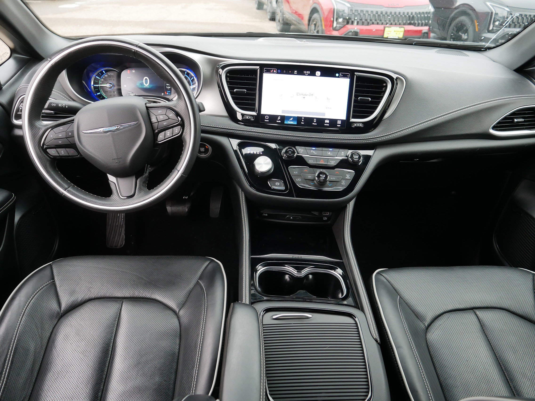 Used 2021 Chrysler Pacifica Limited w/ Uconnect Theater Family Group image 10