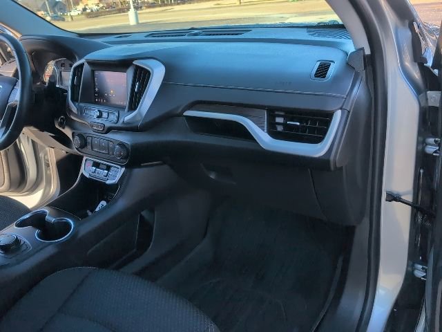 Used 2023 GMC Terrain SLE w/ LPO, Floor Liner Package FWD image 37