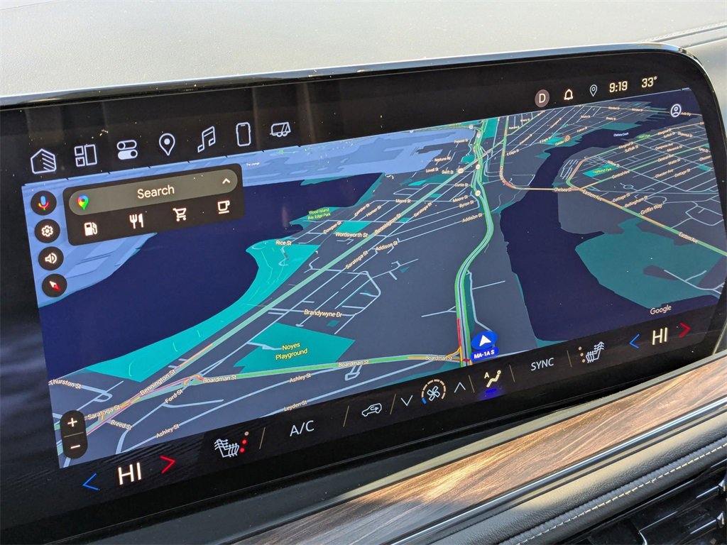 Used 2025 Chevrolet Suburban Z71 image 25