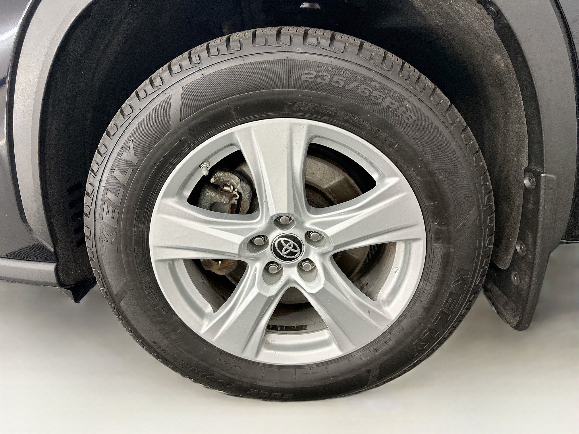 Used 2020 Toyota Highlander L AWD/4WD image 36
