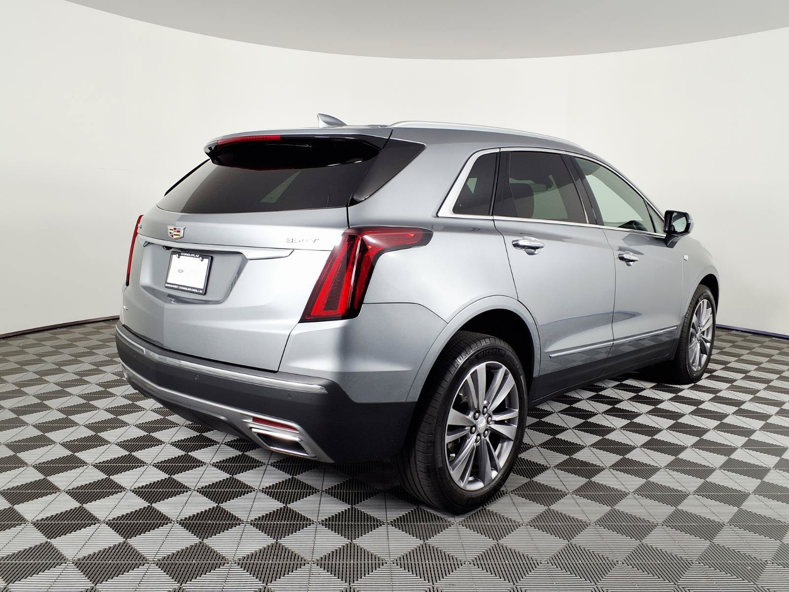 Certified 2023 Cadillac XT5 Premium Luxury AWD/4WD image 4