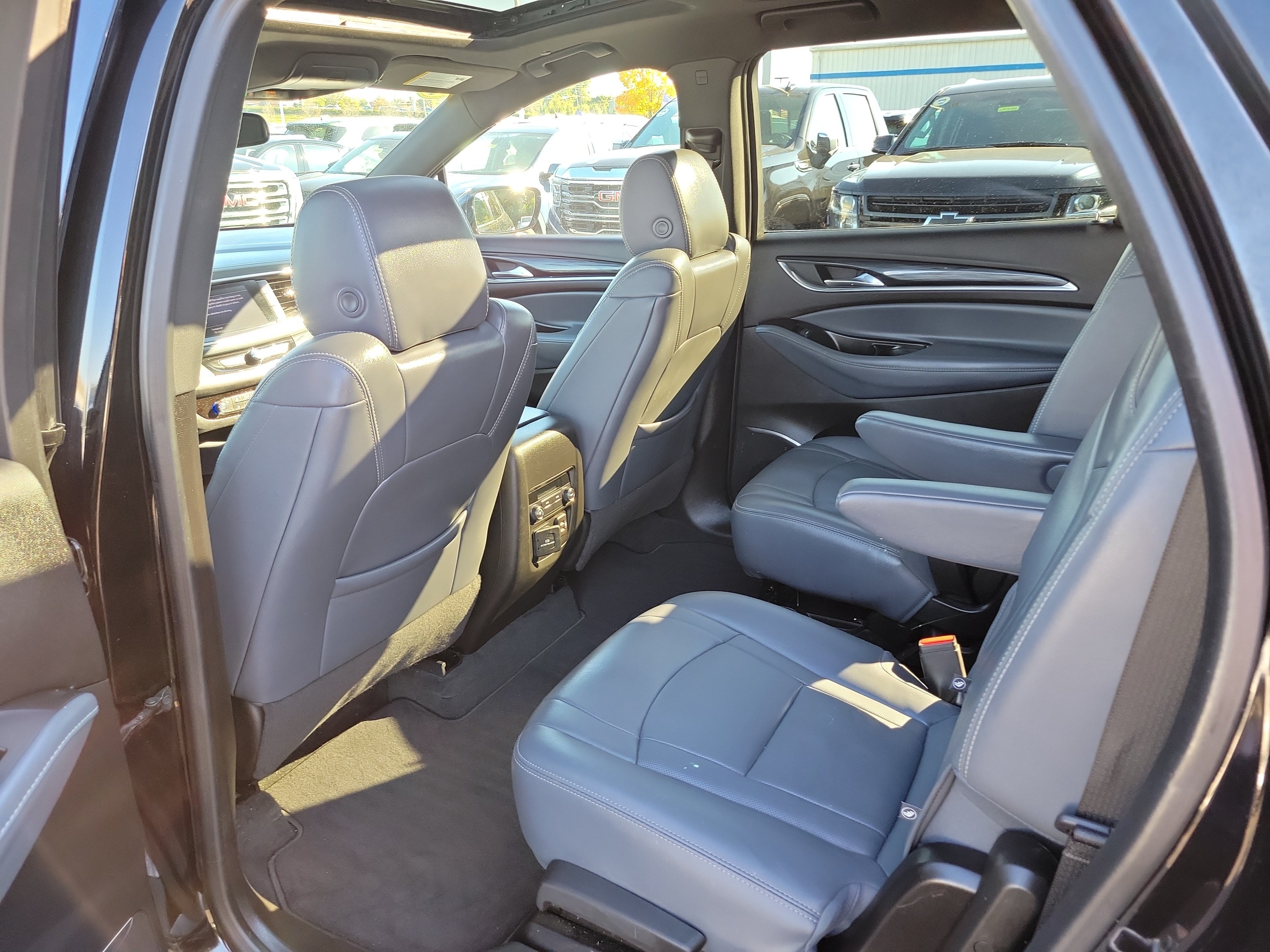Used 2023 Buick Enclave Essence w/ Experience Buick Package AWD/4WD image 13