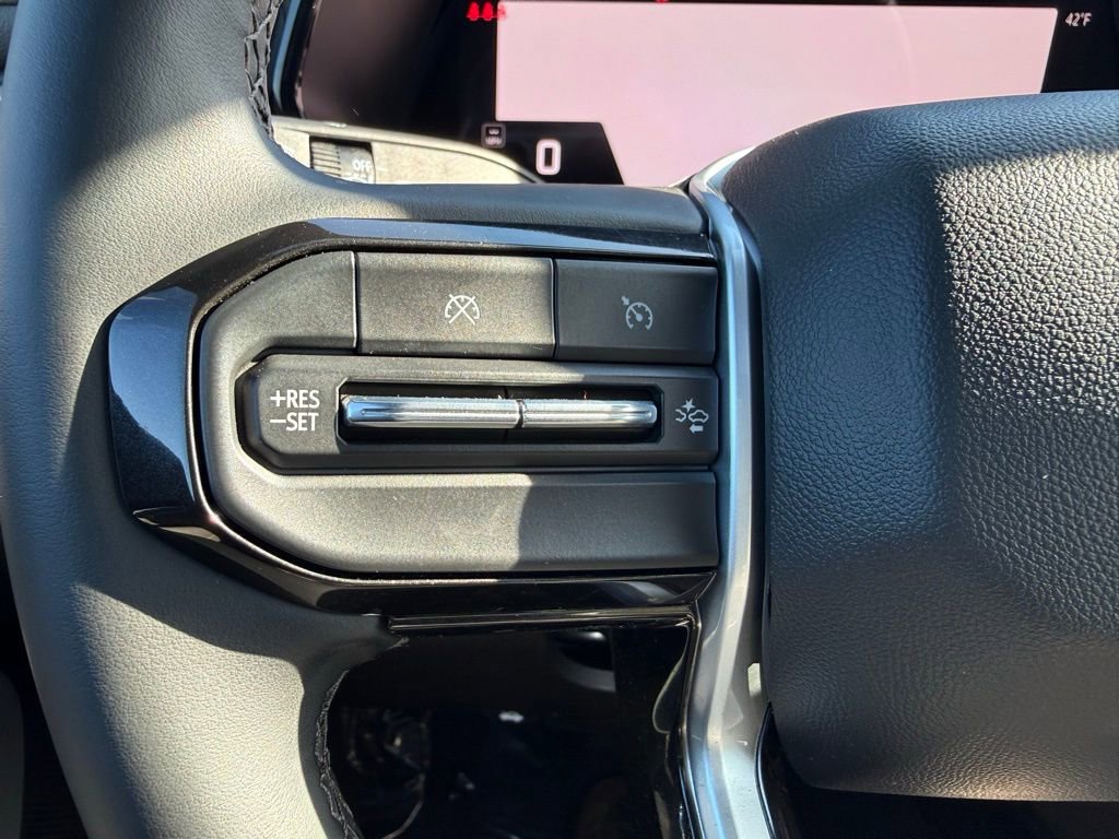 Used 2024 Chevrolet Colorado ZR2 w/ Technology Package image 18