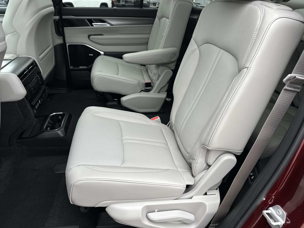 New 2026 Jeep Grand Wagoneer Limited AWD/4WD image 9